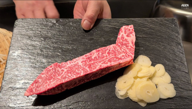 Стейк из говядины Кобе - Японская еда (Видео)