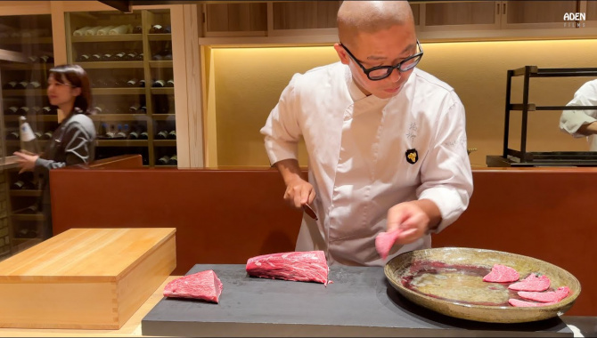 Приготовление еды из говядины Кобе - Еда в Японии (Видео)
