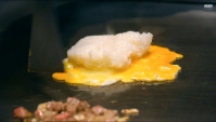 Жареный рис с яйцом и вагю - Еда в Японии (Видео)