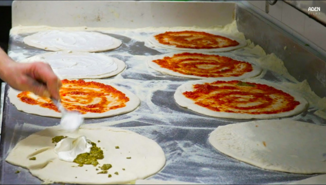 Мастер-шеф пиццы на Сицилии - Италия (Видео)