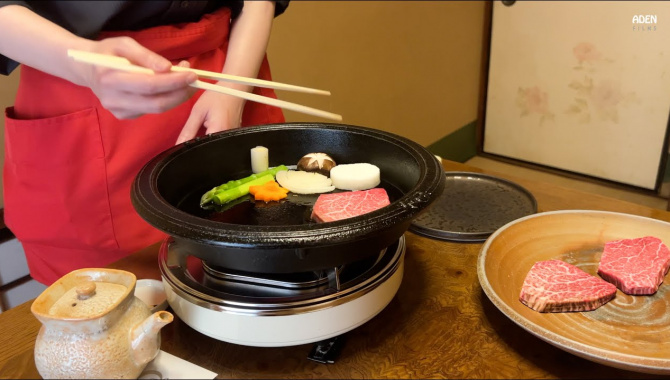 Жареная на масле еда - Японсчкая еда в Токио (Видео)