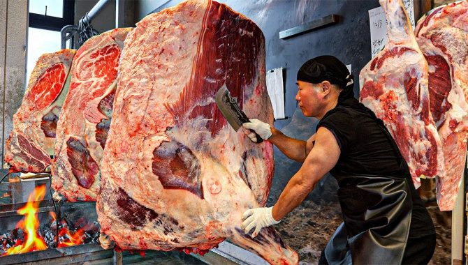 Опытные мастера по разделки говядины. Приготовление BBQ – Корейская уличная еда (Видео)