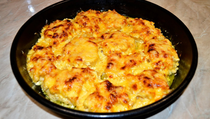 Куриное филе с ананасами и сыром в духовке - Видео-рецепт