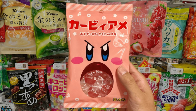 Попробовали 15 японских вкусных закусок и конфет (Видео)