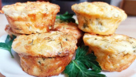 Закусочные Кексы с Курицей, Сыром и Зеленью - Видео-рецепт