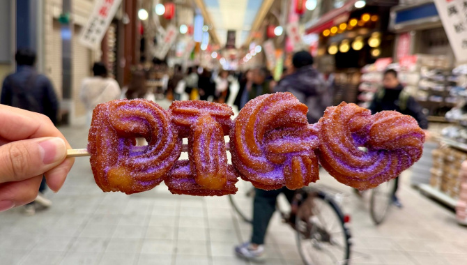 Пробуем забавные блюда японской уличной кухни в Нагое (Видео)