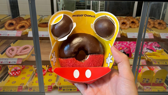 Пробуем 10 забавных японских сладостей (Видео)