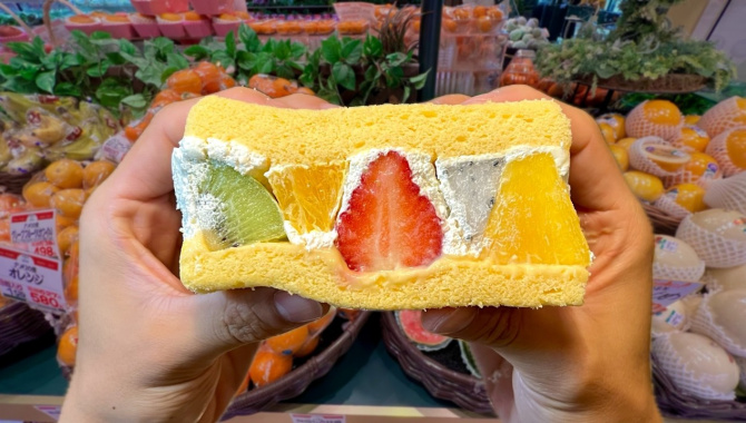 Пробуем 10 премиальных продуктов из супермаркета Японии (Видео)