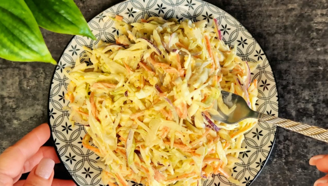 Салат из Капусты с секретным соусом - Видео-рецепт