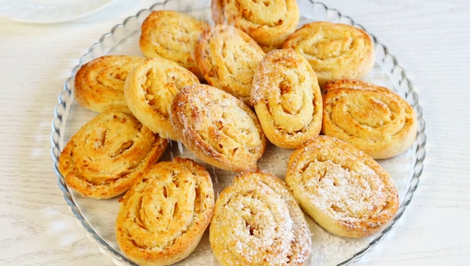 Вкуснейшие творожные улитки с яблоком - Видео-рецепт